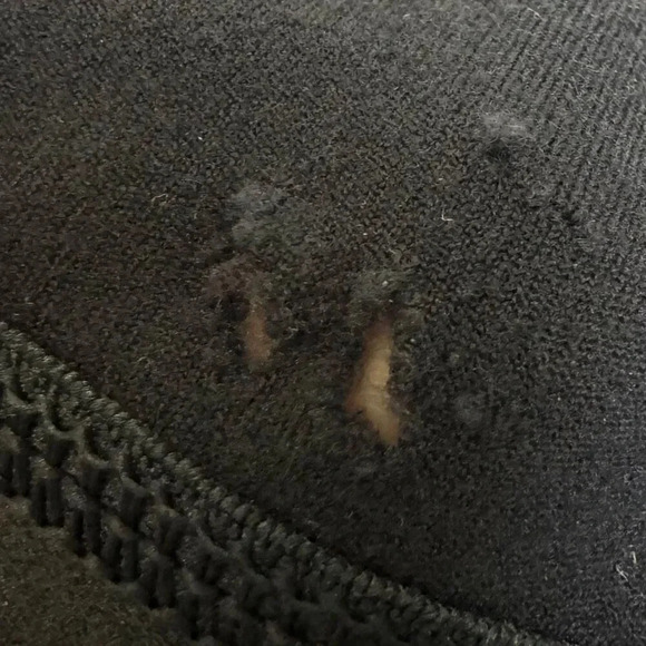 Aritzia TnaBUTTER Core Tank Large Black Scoop Neck Back Built-in Bra Cropped - Picture 5 of 7